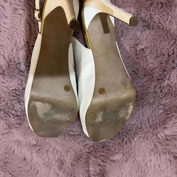 Jessica Simpson white & gold platform sling back heels - Picture 5 of 5